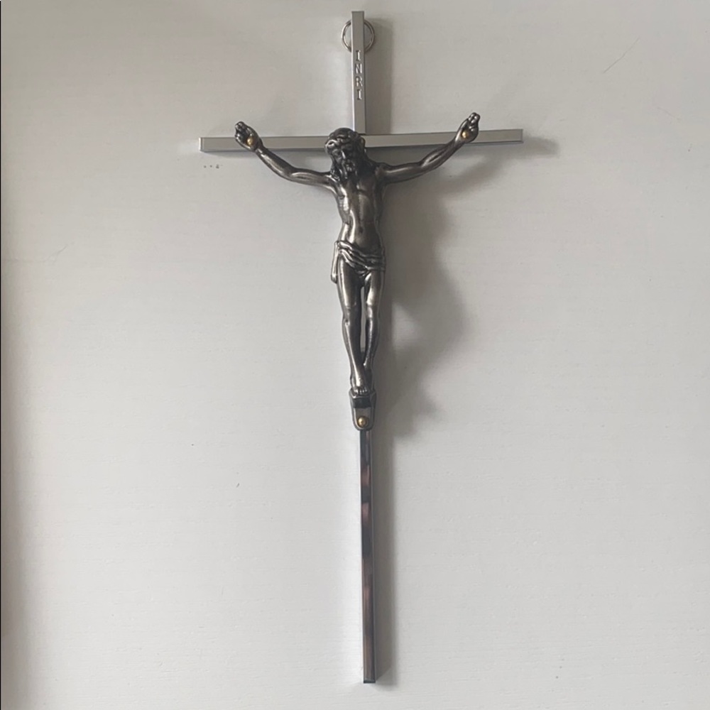 Silver Wall Crucifix 10”